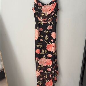 Elegant Floral Maxi Dress in Black and Pink